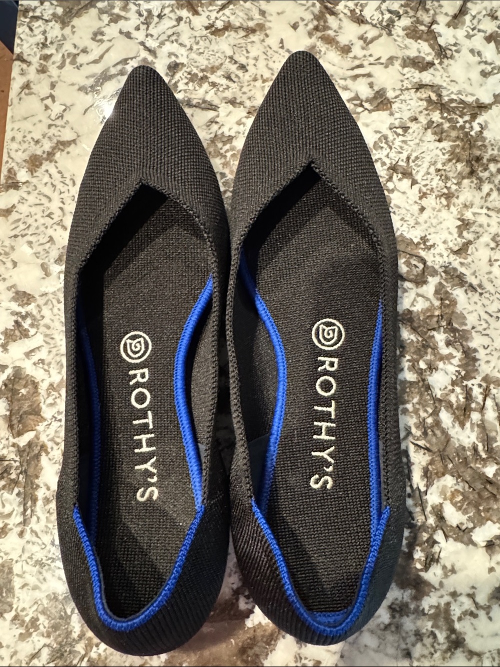 Rothy's The Point Pointed-Toe Flats in Black & Blue US 8.5
